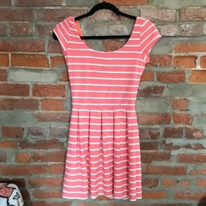 ⭐️ Pink Striped Cap-Sleeve Dress